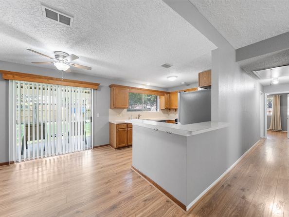 7 Rockridge Court, The Woodlands TX 77381