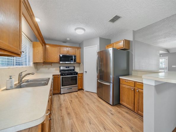7 Rockridge Court, The Woodlands TX 77381