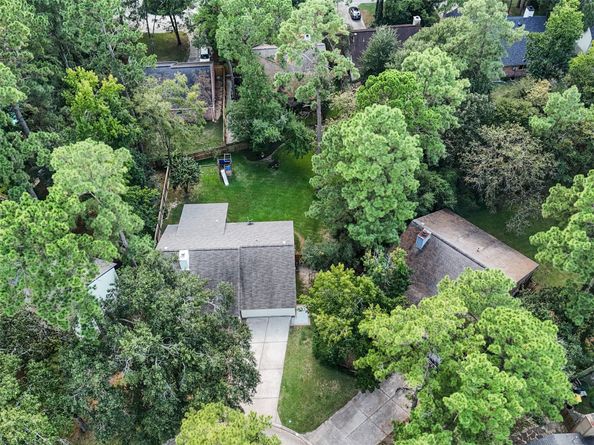 7 Rockridge Court, The Woodlands TX 77381
