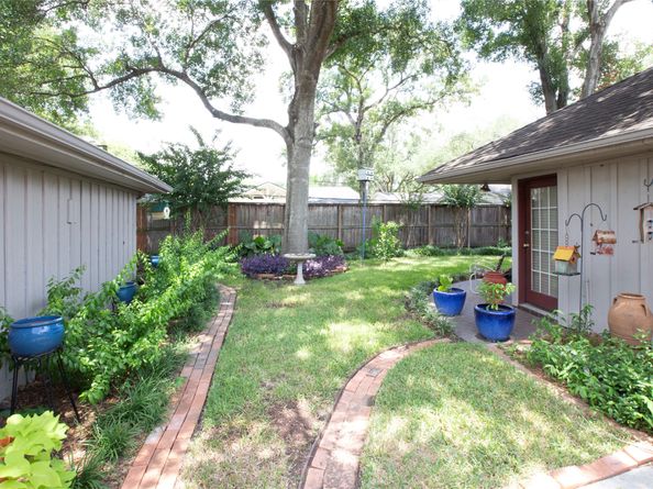7918 Fairdale Lane, Houston TX 77063