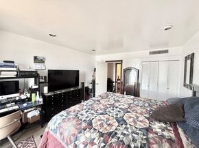 2016 Main Street 1704, Houston TX 77002