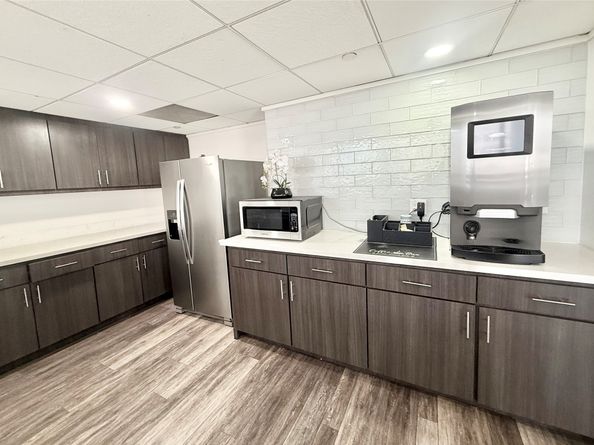 2016 Main Street 1704, Houston TX 77002