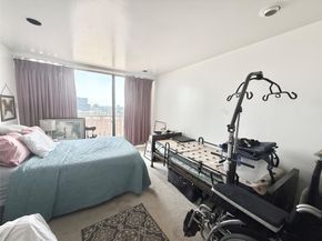 2016 Main Street 1704, Houston TX 77002