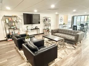 2016 Main Street 1704, Houston TX 77002