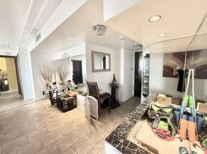 2016 Main Street 1704, Houston TX 77002