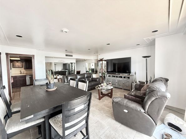 2016 Main Street 1704, Houston TX 77002