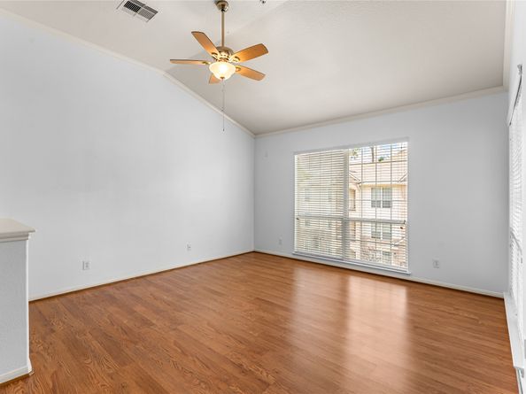 6607 Lake Woodlands Drive 431, The Woodlands TX 77382
