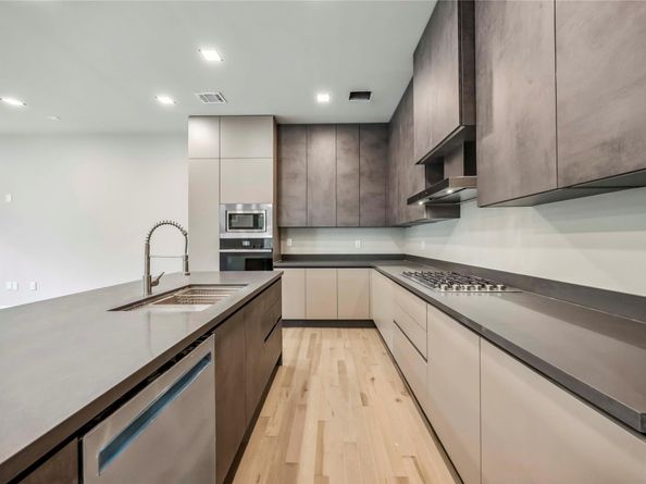 1115 W 21st Street, Houston TX 77008