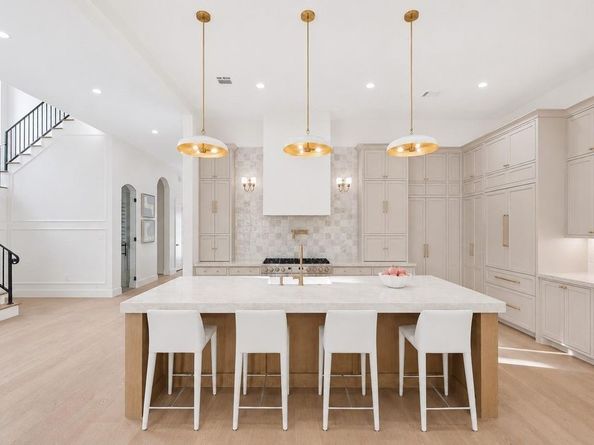 2325 Wroxton Road, Houston TX 77005