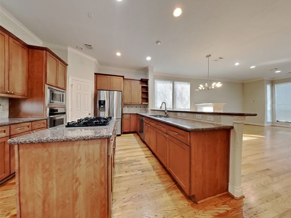 3101 Chenevert Street C, Houston TX 77004