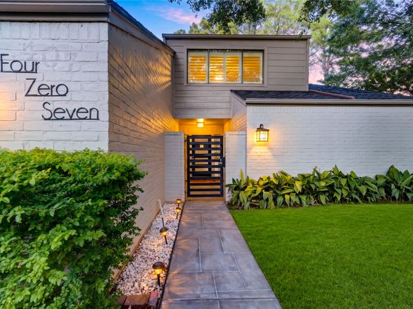 407 Barkers Landing Court, Houston TX 77079