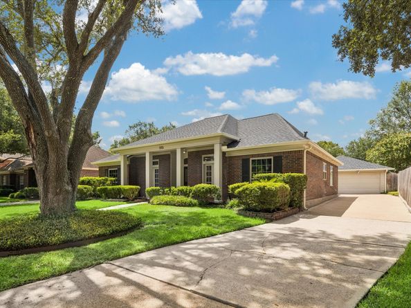 15835 Echo Lodge Drive, Houston TX 77095