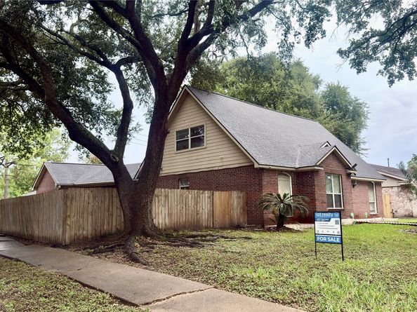 10538 Huntington View Drive, Houston TX 77099