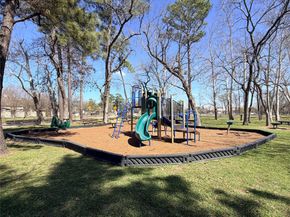 5607 Arncliffe Drive, Houston TX 77088