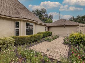 3002 Shadowdale Drive, Houston TX 77043
