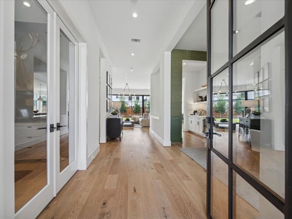 1315 Gardenia Drive, Houston TX 77018