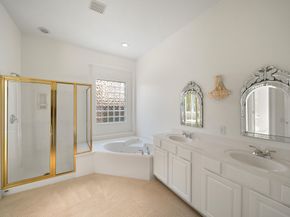 7 Sovereign Way, Conroe TX 77384