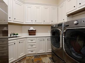 22 W Bracebridge Circle, The Woodlands TX 77382
