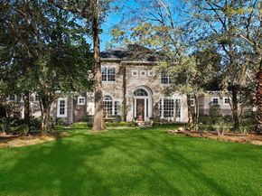 22 W Bracebridge Circle, The Woodlands TX 77382