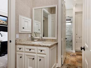 22 W Bracebridge Circle, The Woodlands TX 77382