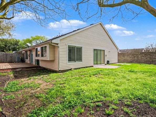 1723 Linfield Way, Houston TX 77058