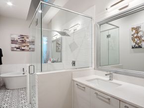 2106 Dennis Street, Houston TX 77004