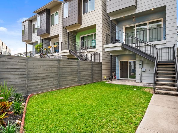2106 Dennis Street, Houston TX 77004