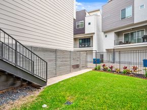 2106 Dennis Street, Houston TX 77004
