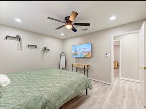 6131 Gladewell Drive, Houston TX 77072