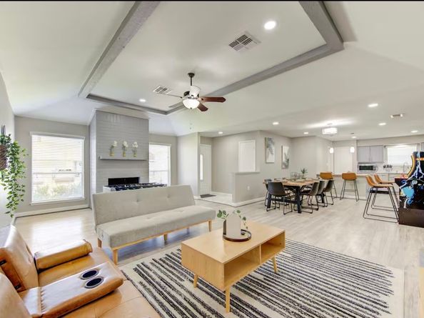 6131 Gladewell Drive, Houston TX 77072