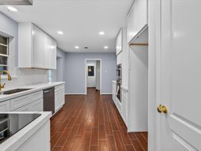 5923 Rutherglenn Drive, Houston TX 77096