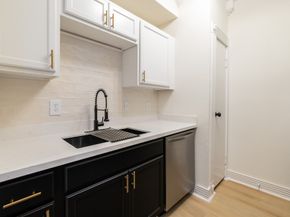 10049 Westpark Drive 125, Houston TX 77042