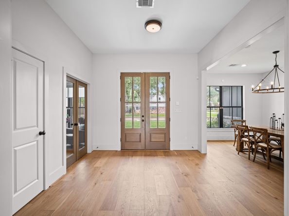 10135 Kerrwood Lane, Houston TX 77080