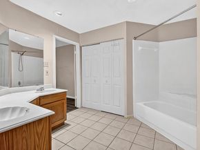 8667 Vinkins Road, Houston TX 77071