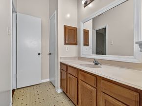8667 Vinkins Road, Houston TX 77071