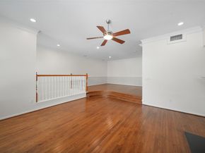 5103 Eigel Street, Houston TX 77007