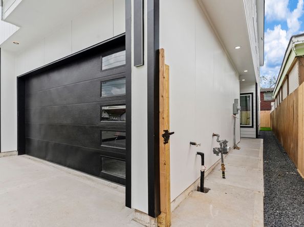6818 Avenue F Unit B, Houston TX 77011