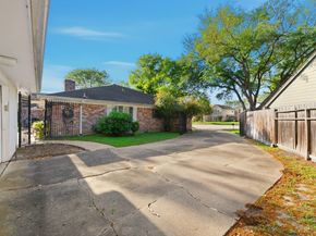 942 Brunswick Circle, Sugar Land TX 77478
