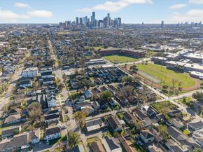 1222 Genova Street, Houston TX 77009