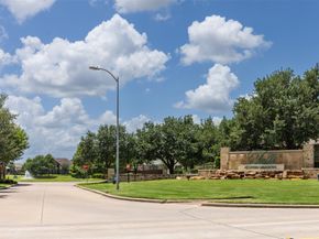 2114 Holly Manor Court, Katy TX 77493