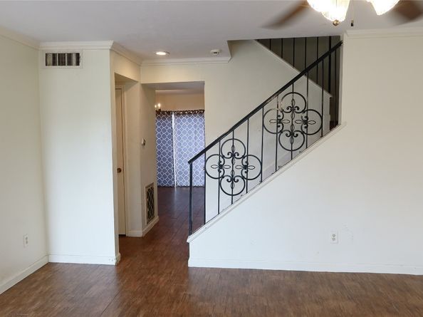 9350 Country Creek Drive 3, Houston TX 77036