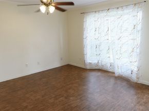 9350 Country Creek Drive 3, Houston TX 77036