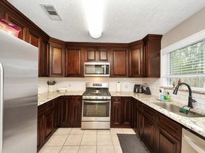 9634 Thistle Trail Drive, Houston TX 77070
