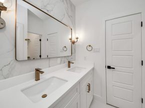 8119 Sterlingshire Street A/B, Houston TX 77078