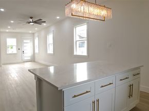 819 North Loop, Houston TX 77022
