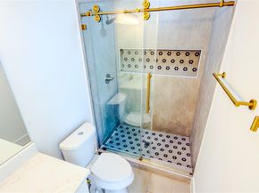 819 North Loop, Houston TX 77022