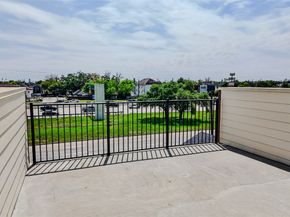 819 North Loop, Houston TX 77022