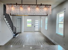 819 North Loop, Houston TX 77022