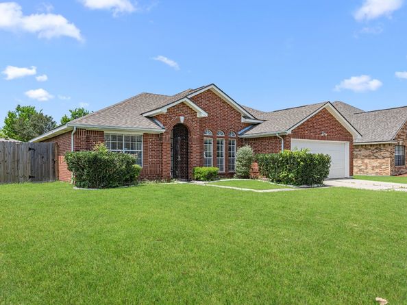 318 Breeze Park Drive, Houston TX 77015