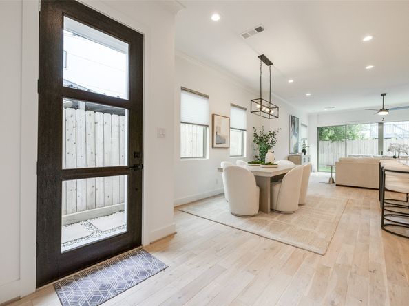 610 WILLARD Street, Houston TX 77006